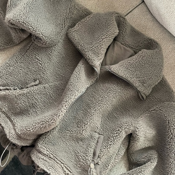 Lululemon cinchable textured fleece - Picture 4 of 6